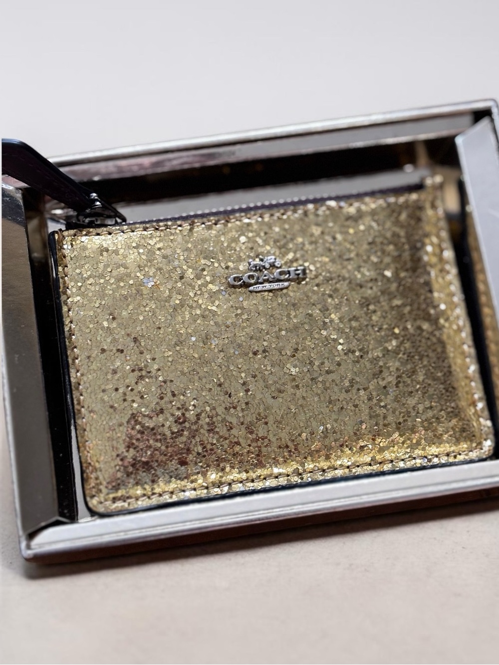 COACH Mini ID Skinny Case in Gold Glitter (NWOT) - Picture 2 of 5